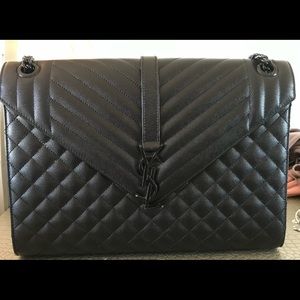 Saint Laurent
Large Envelope Calfskin Leather
Shoulder Bag
